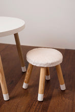 Load image into Gallery viewer, Alo Table & Lalo Chairs